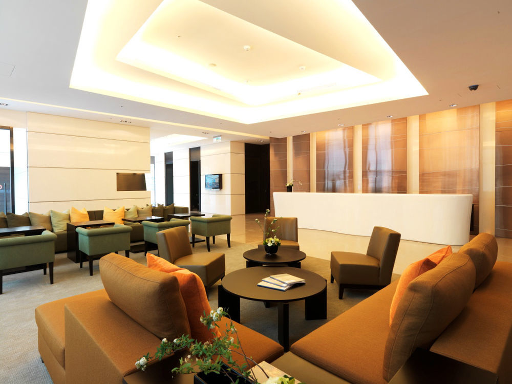 Academy Hotel Тайнан Екстериор снимка