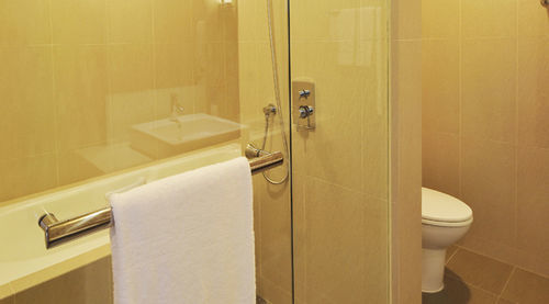Academy Hotel Тайнан Екстериор снимка